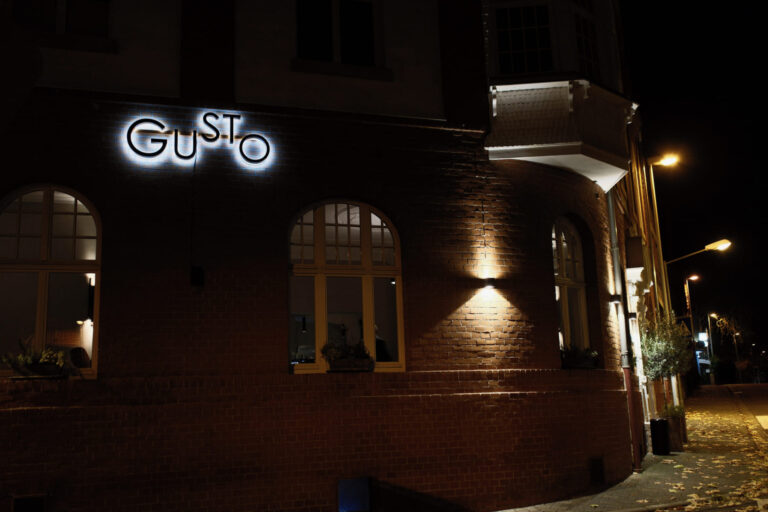 Gusto Notte Aussen 2 Gusto Ristorante Mainz © Siziliengeheimtipp 2026