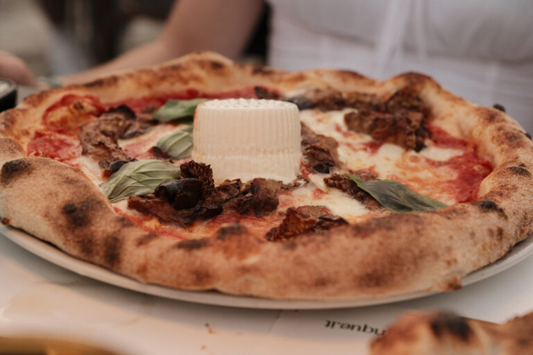 Pizza Isonzo Cinque Scopello Siziliengeheimtipp